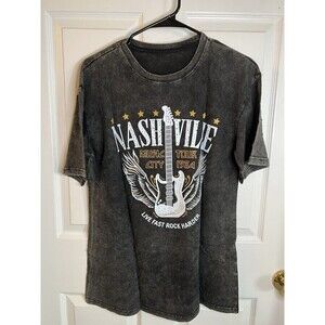 Nashville Graphic Short Sleeve T-shirt Size Medium NWOT